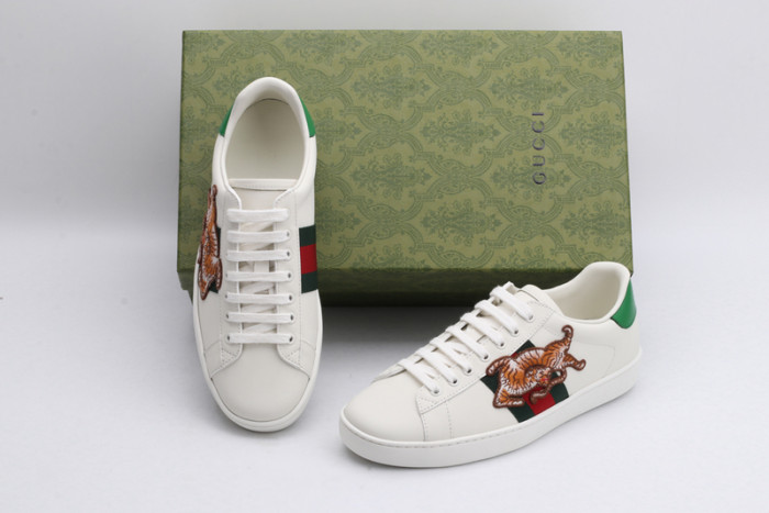 g*u*i ace embroidered low-top sneaker e2314