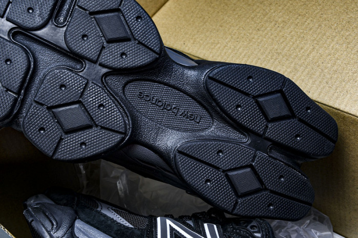 New Balance 9060 U9060BB