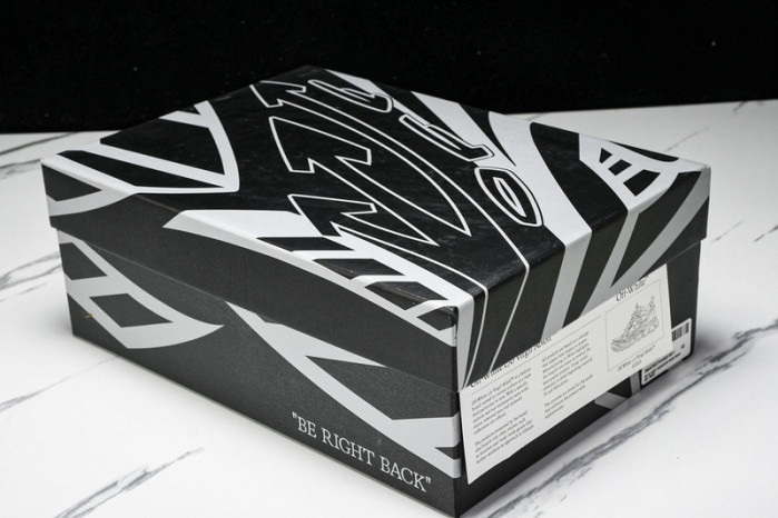 Off-White c/o Virgil Abloh