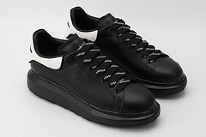 Ale*d*r M*Q*en E2702