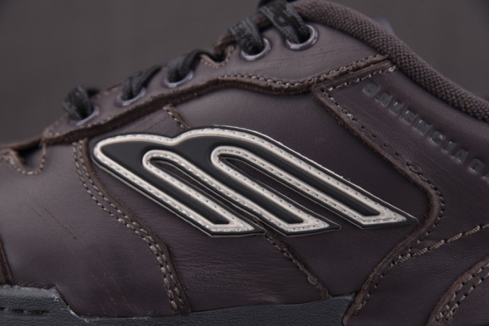 Ba*len*cia*ga Hamptons Worn-Out